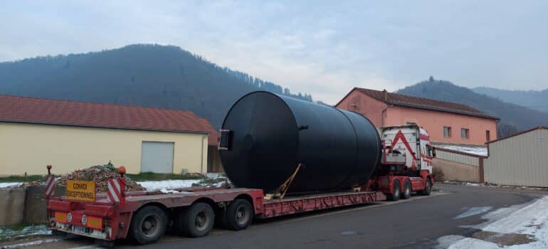 Transport en camion d'une cuve